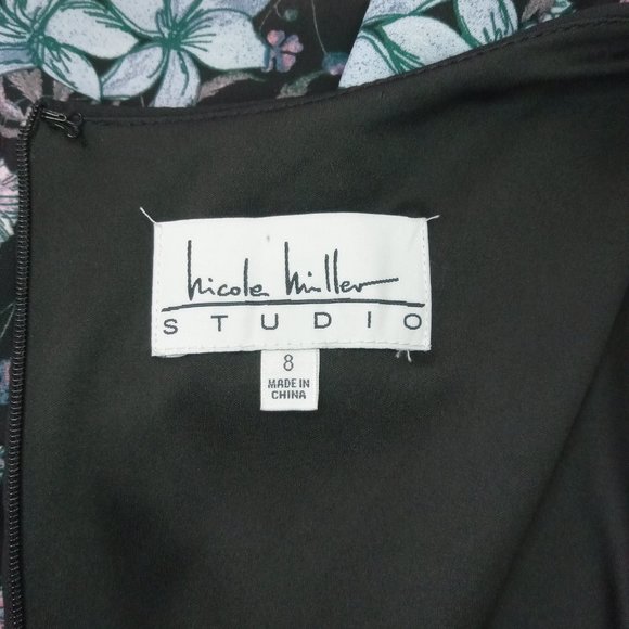 $5 Last Chance! NICOLE MILLER | Long Bell Sleeve Floral Shift Dress - Picture 6 of 11